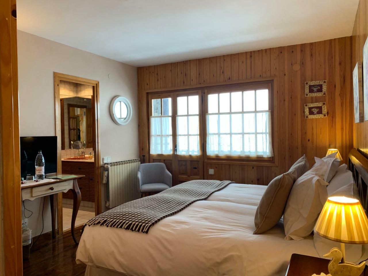 El Xalet De Tauell Hotel Rural Экстерьер фото